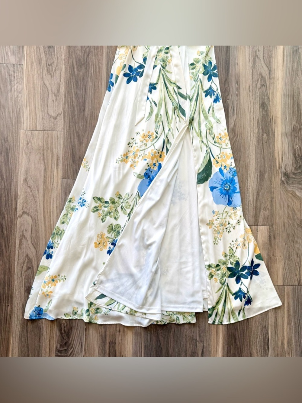 Lulus White Floral Gown Size S - Picture 3 of 8